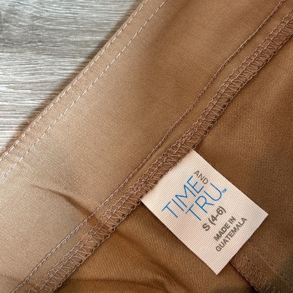 Time And Tru Tan Cropped Pants - Picture 3 of 4